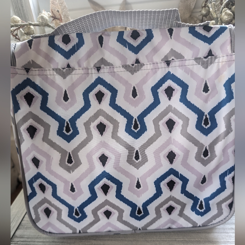Hanging Traveler Case - Ikat Waves - Thirty-One - Limited Edition Print